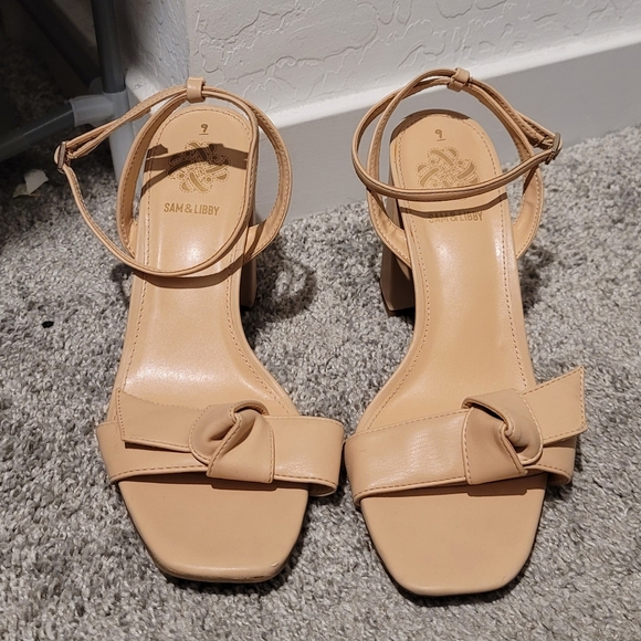 SAM & LIBBY Nude Open Toe Strappy Chunky Heels - Picture 2 of 5